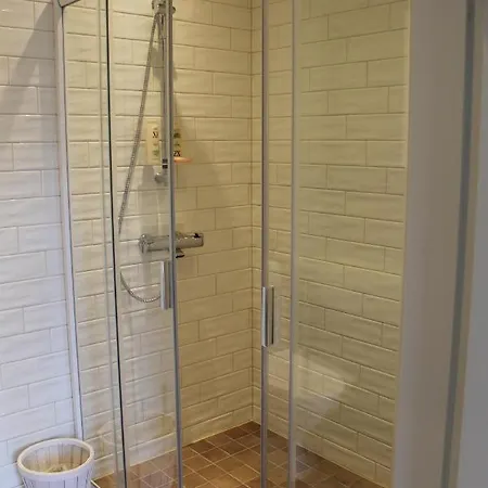 Vestlax Mellangard Bed & Breakfast *