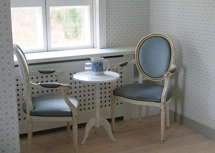 Vestlax Mellangard Bed & Breakfast *