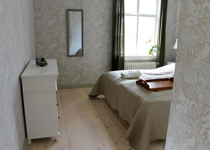 Vestlax Mellangard Bed & Breakfast