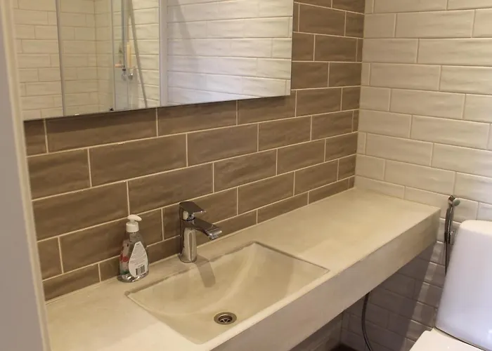 Vestlax Mellangard Bed & Breakfast *